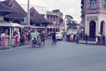 Image: Pousse-pousses at ny Zoma market: L...