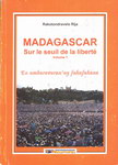 Front Cover: Madagascar sur le Seuil de la Liber...