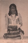 Front: 29. Madagascar. Femme de Tsaraombav...