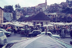 Fruit for sale, ny Zoma market: Rue du 26 Juin 1960, Antananarivo