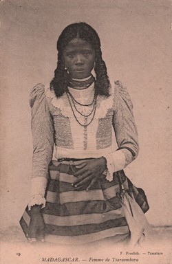 29. Madagascar. Femme de Tsaraombava: F. Froelich - Tamatave