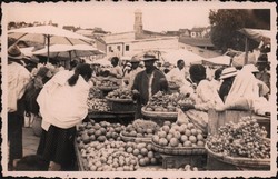 Fruit and vegetable market in Madagascar