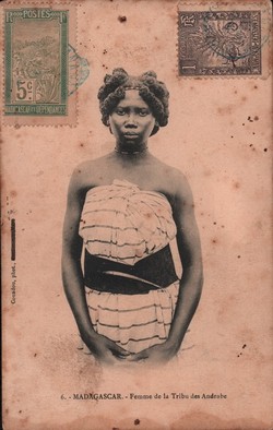 6. Madagascar. Femme de la Tribu des Andrabe: Couadou, phot., Toulon-sur-Mer