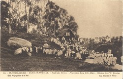 10. Madagascar - Fianarantsoa: Ecole des Frères - Procession de la Fête-Dieu - Mission des PP Jésuites