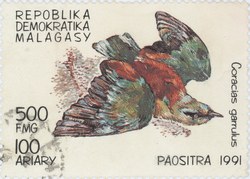 Coracias garrulus: 500-Franc (100-Ariary) Postage Stamp