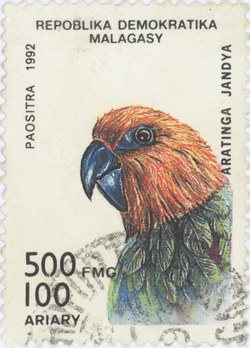 Aratinga jandaya: 500-Franc (100-Ariary) Postage Stamp